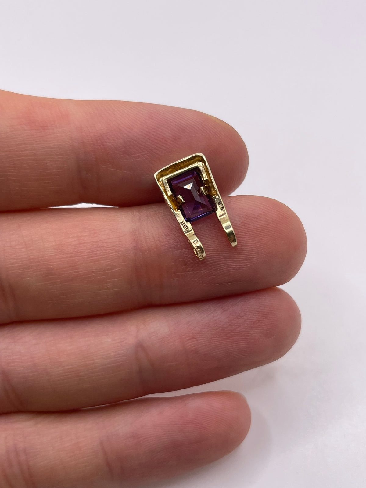 9ct gold amethyst pendant