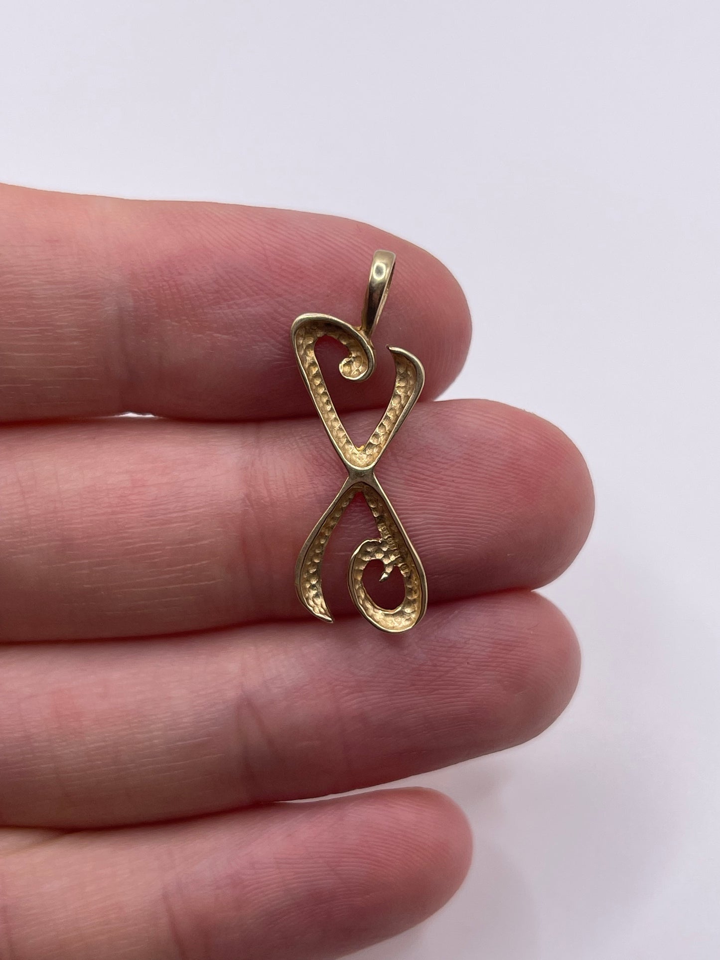 9ct gold initial X pendant