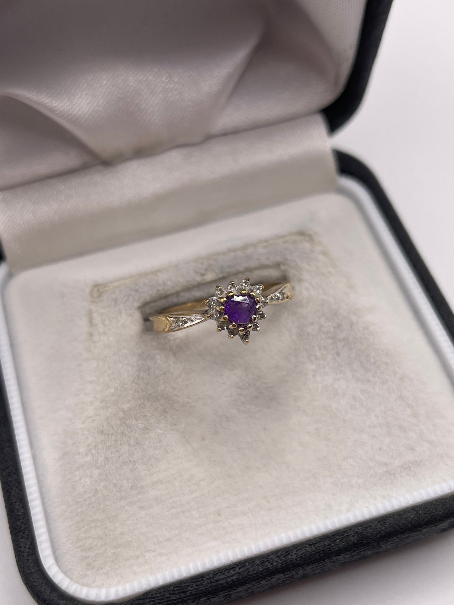 9ct gold amethyst and diamond ring