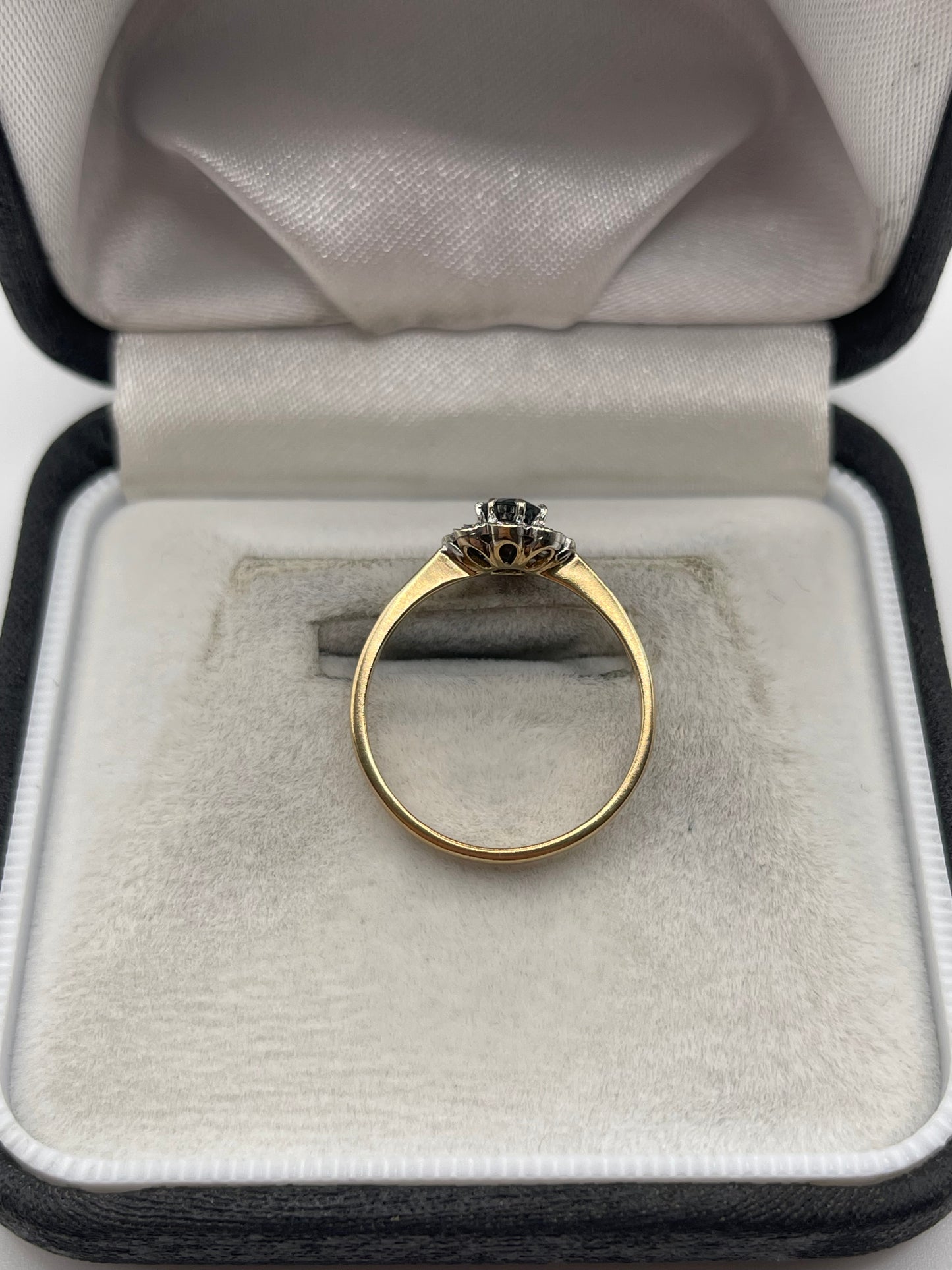9ct gold sapphire and diamond ring