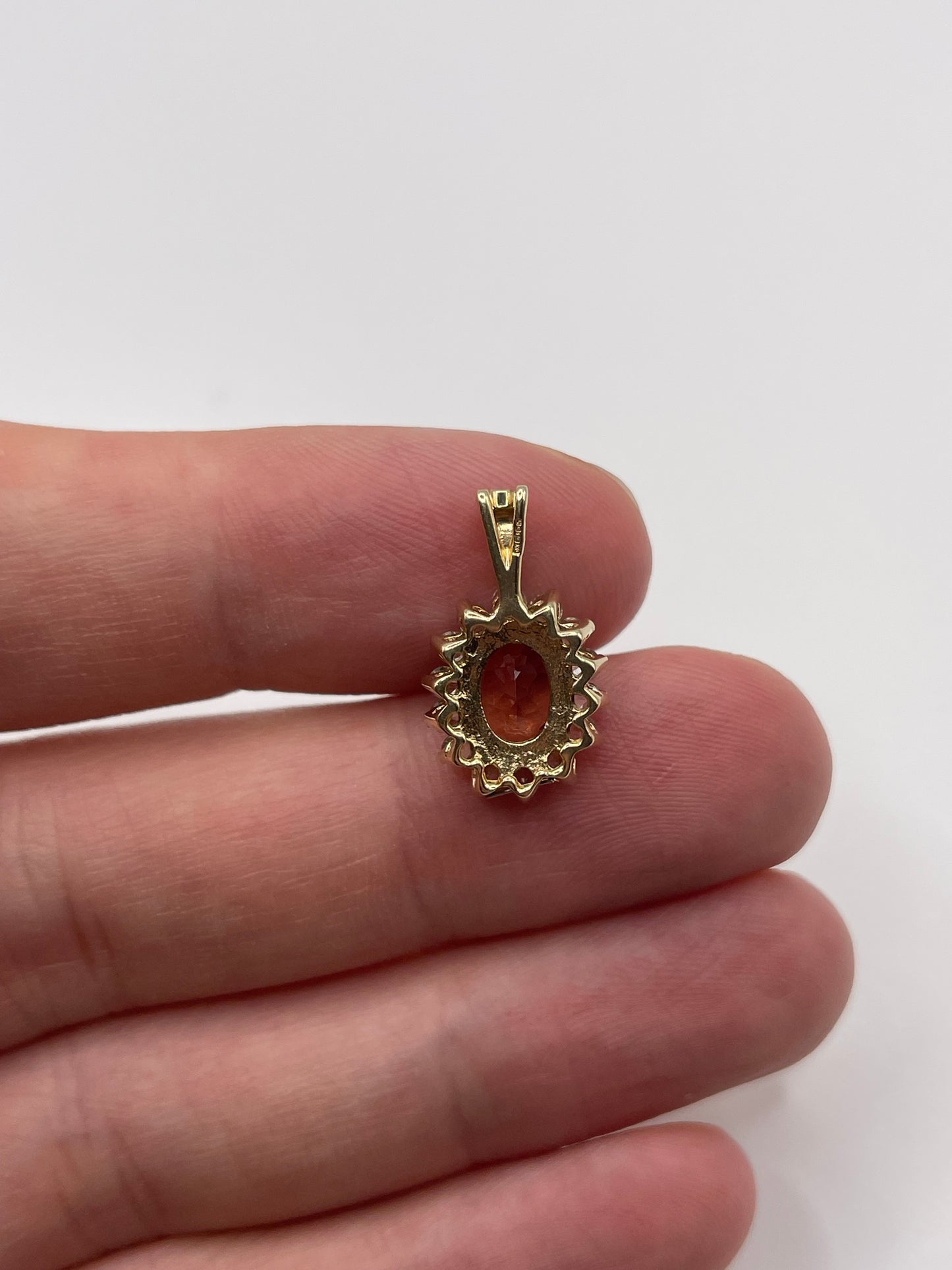 9ct gold topaz cluster pendant