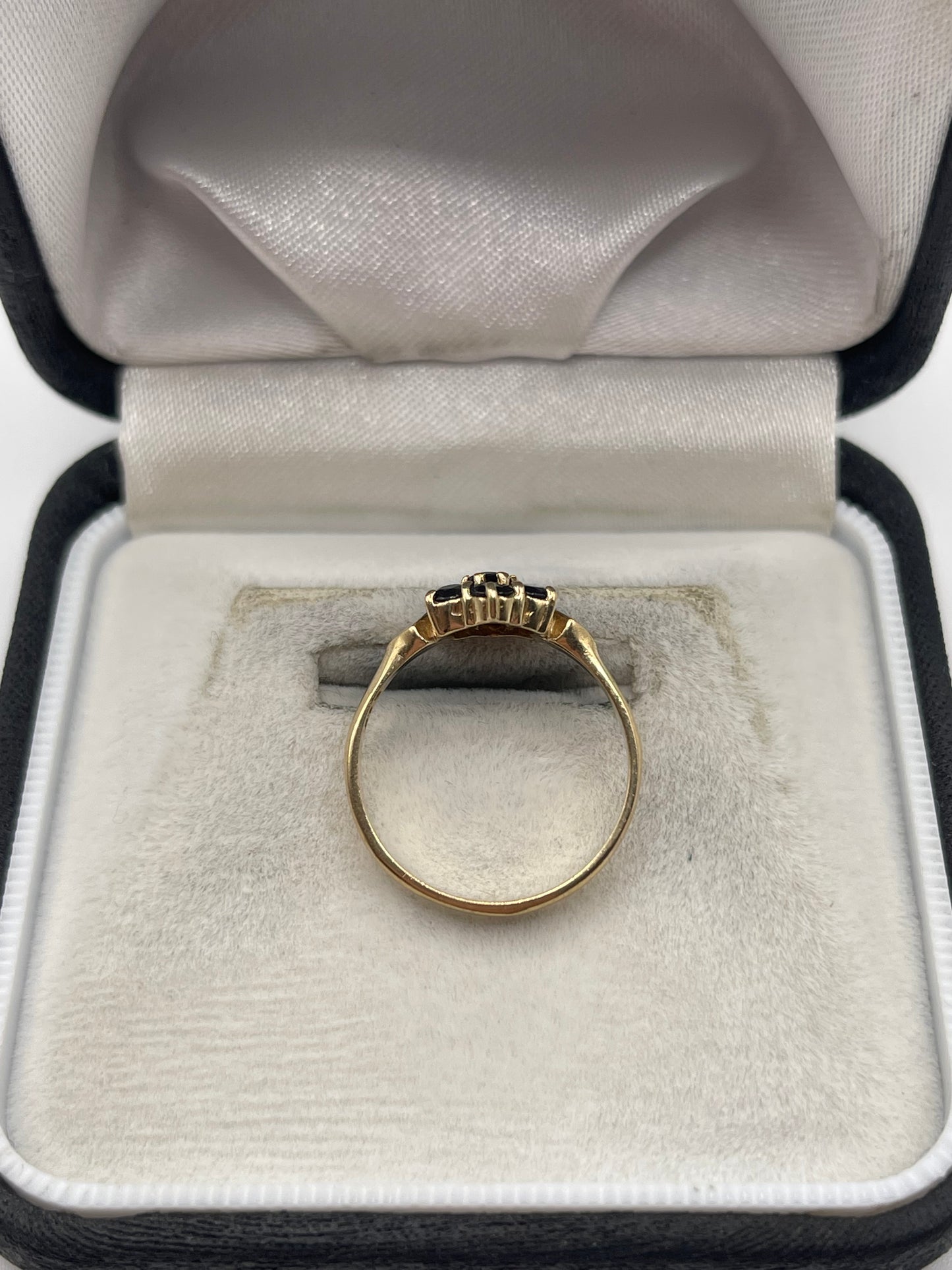 9ct gold sapphire cluster ring
