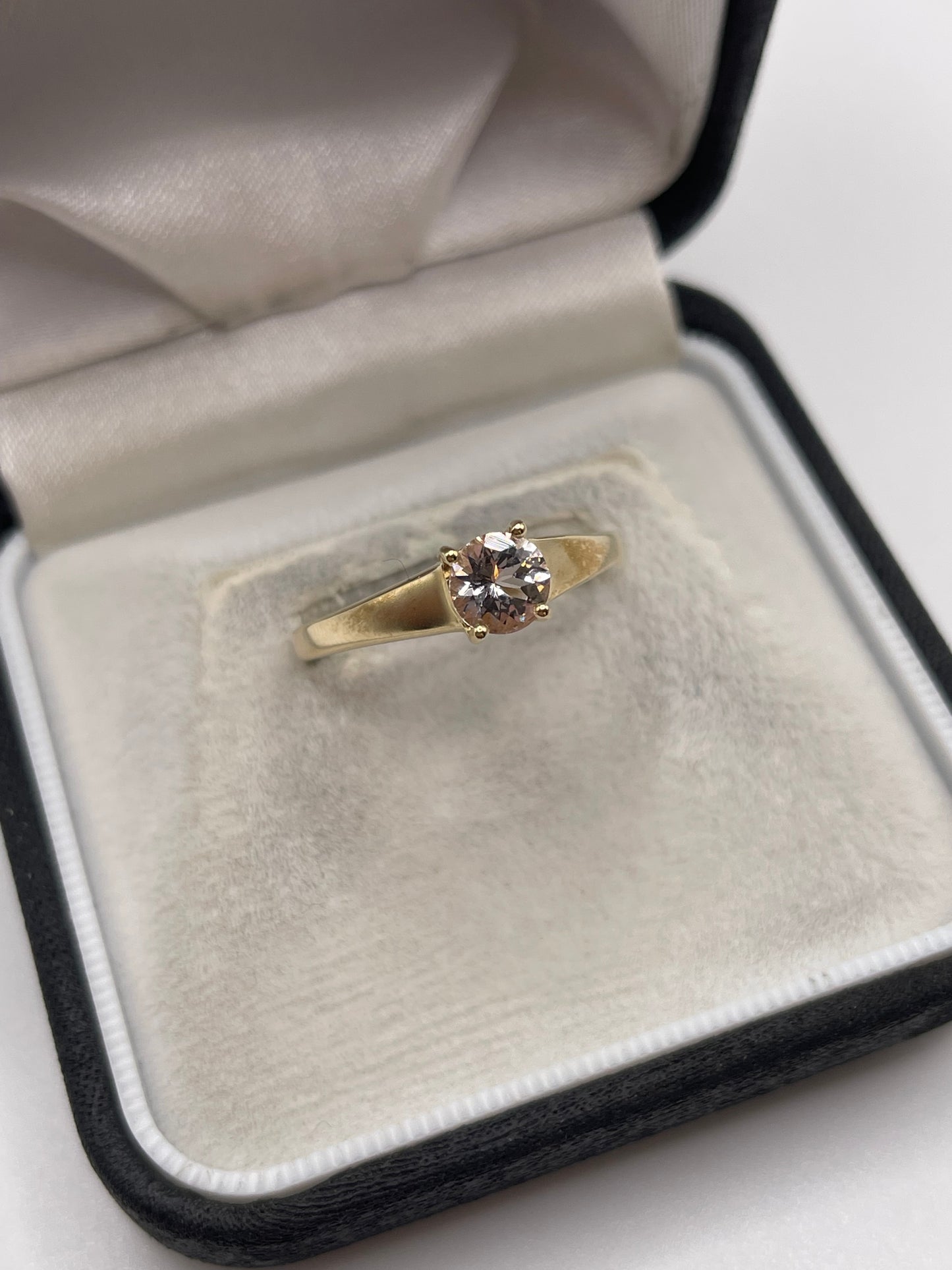 9ct gold morganite ring