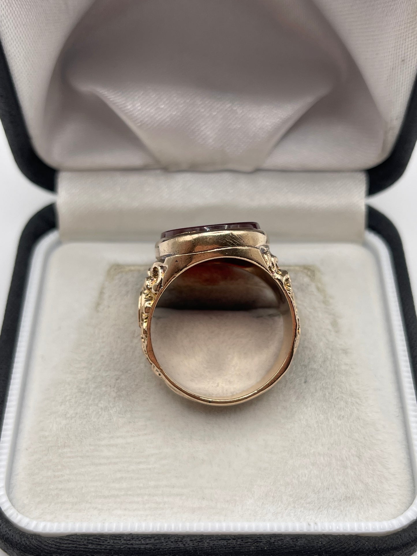 9ct gold carnelian signet ring