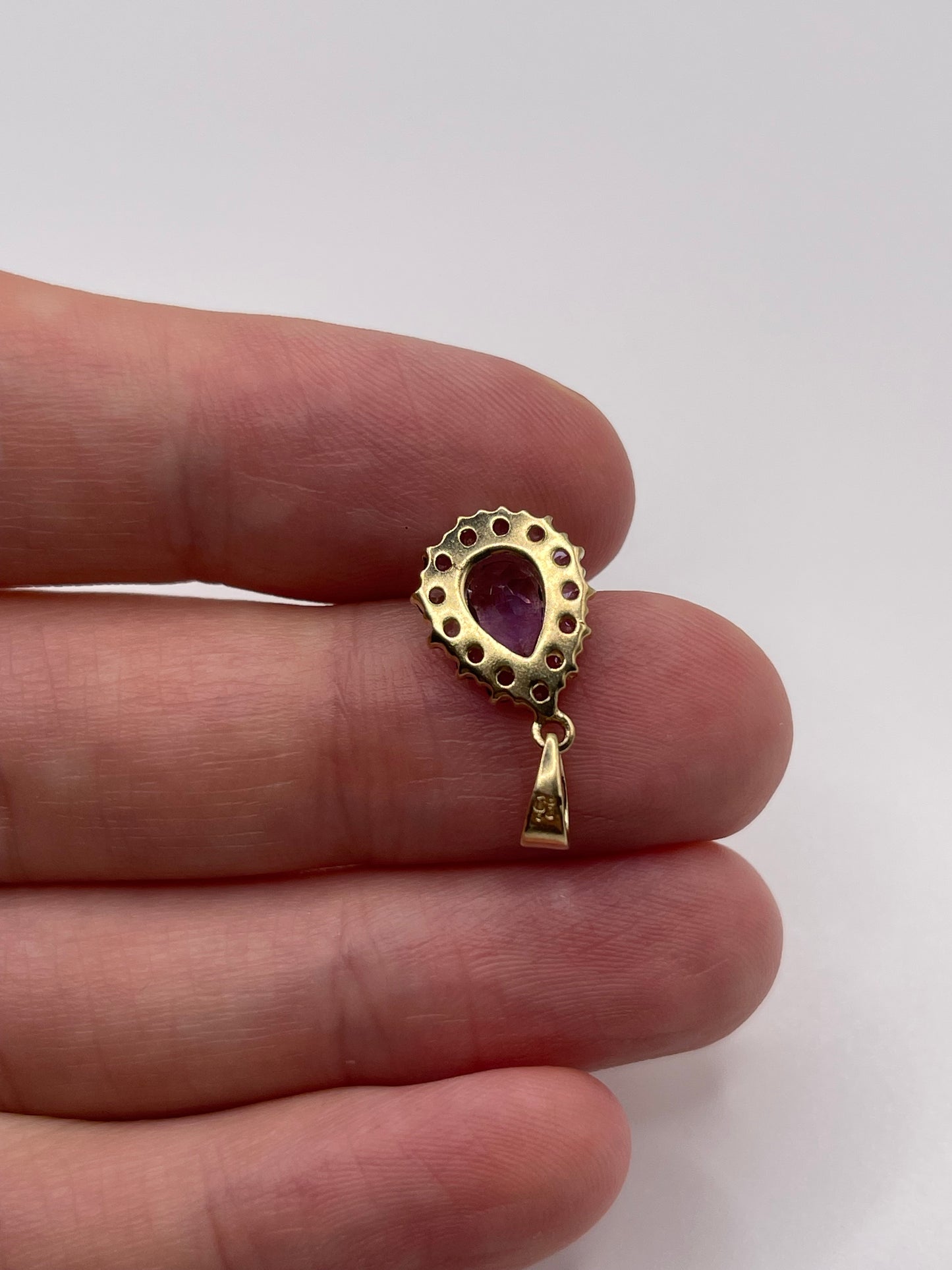 9ct gold amethyst pendant