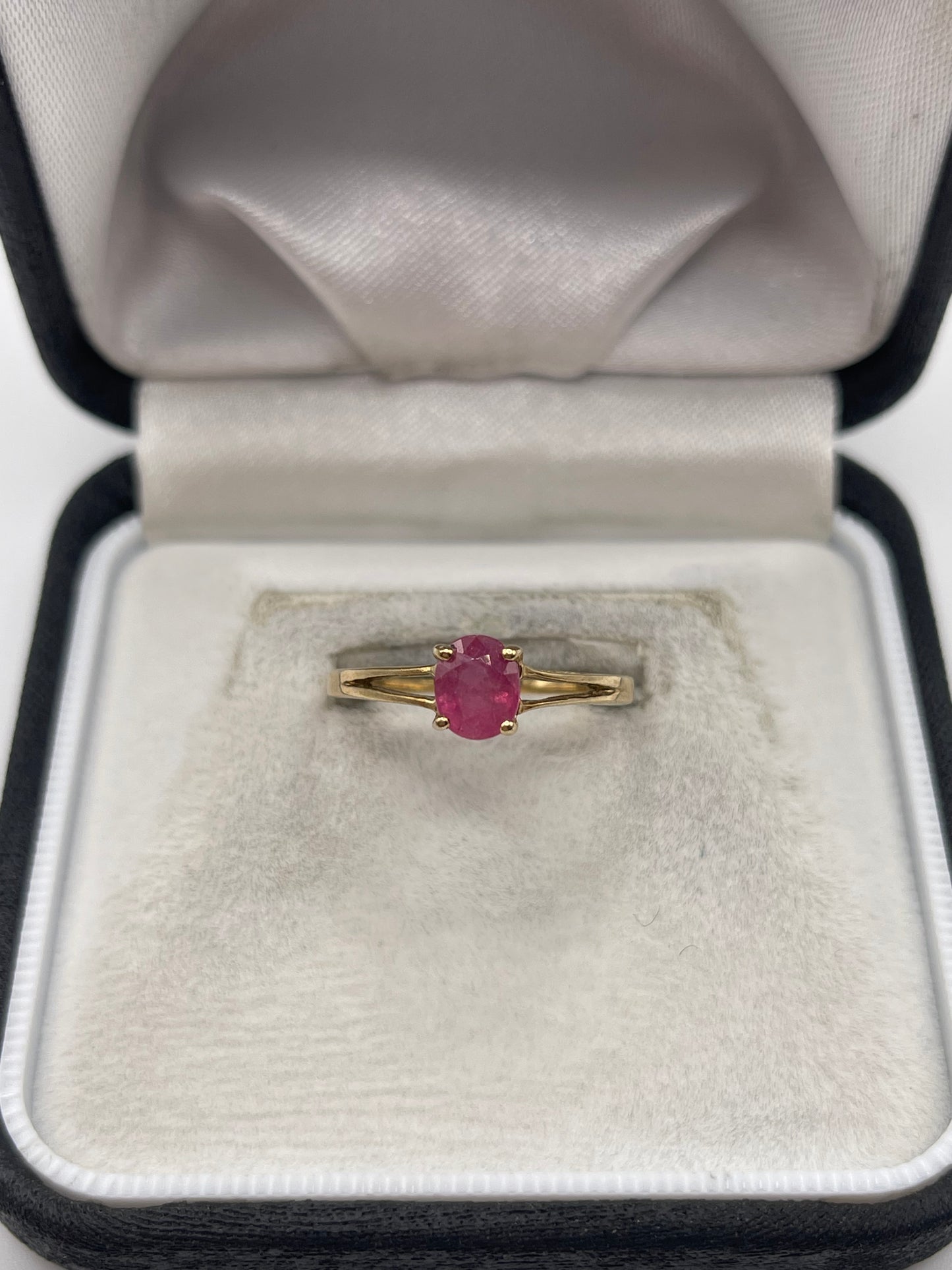 9ct gold ruby ring