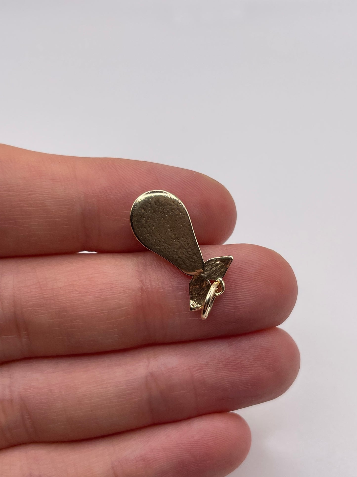 9ct gold pear pendant