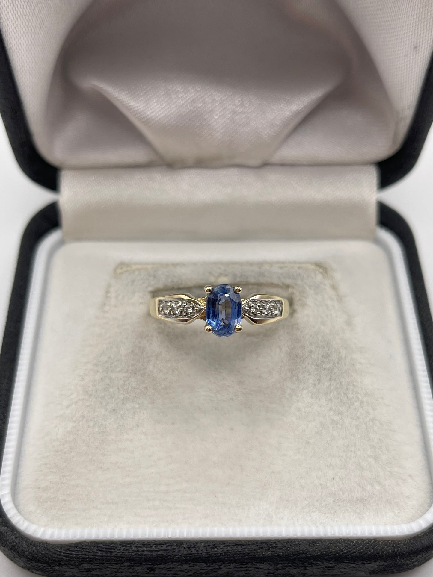 9ct gold sapphire ring