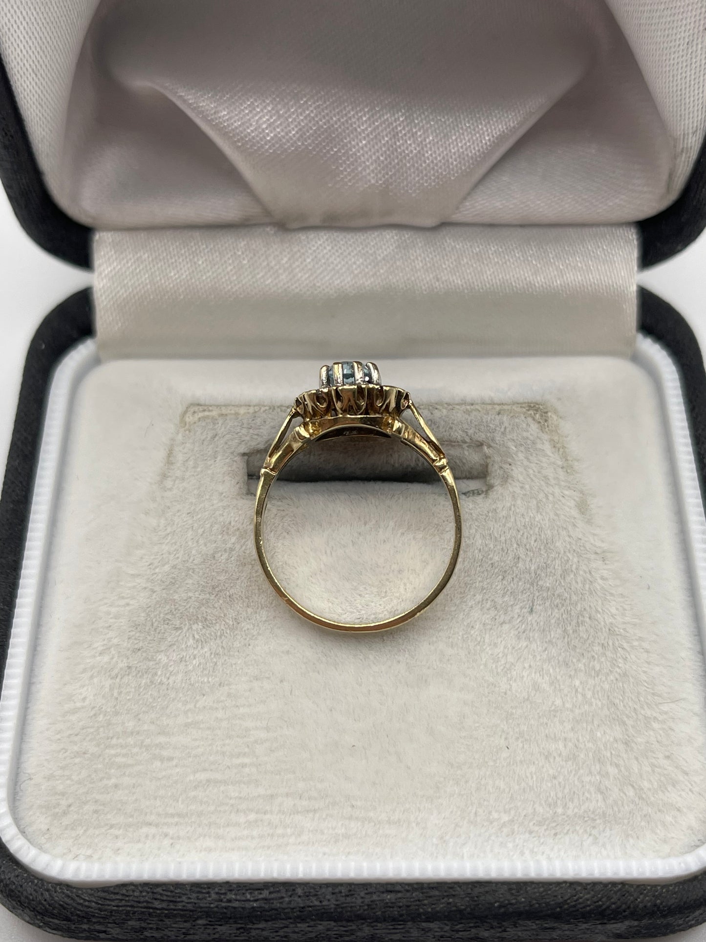 9ct gold topaz and diamond ring