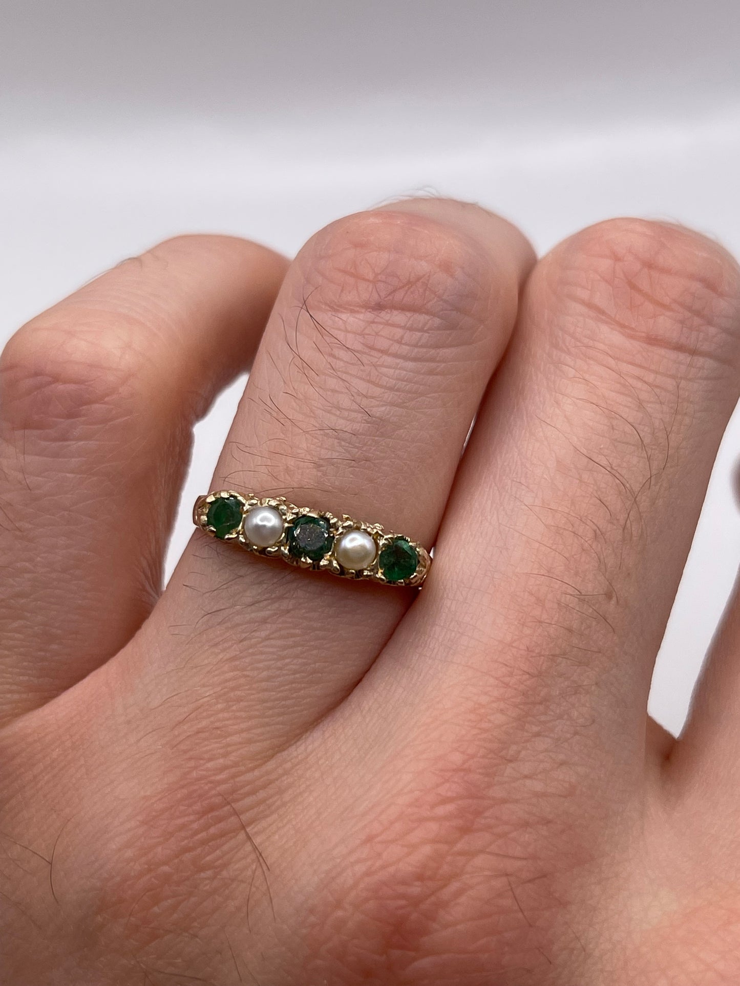 9ct gold emerald and pearl ring