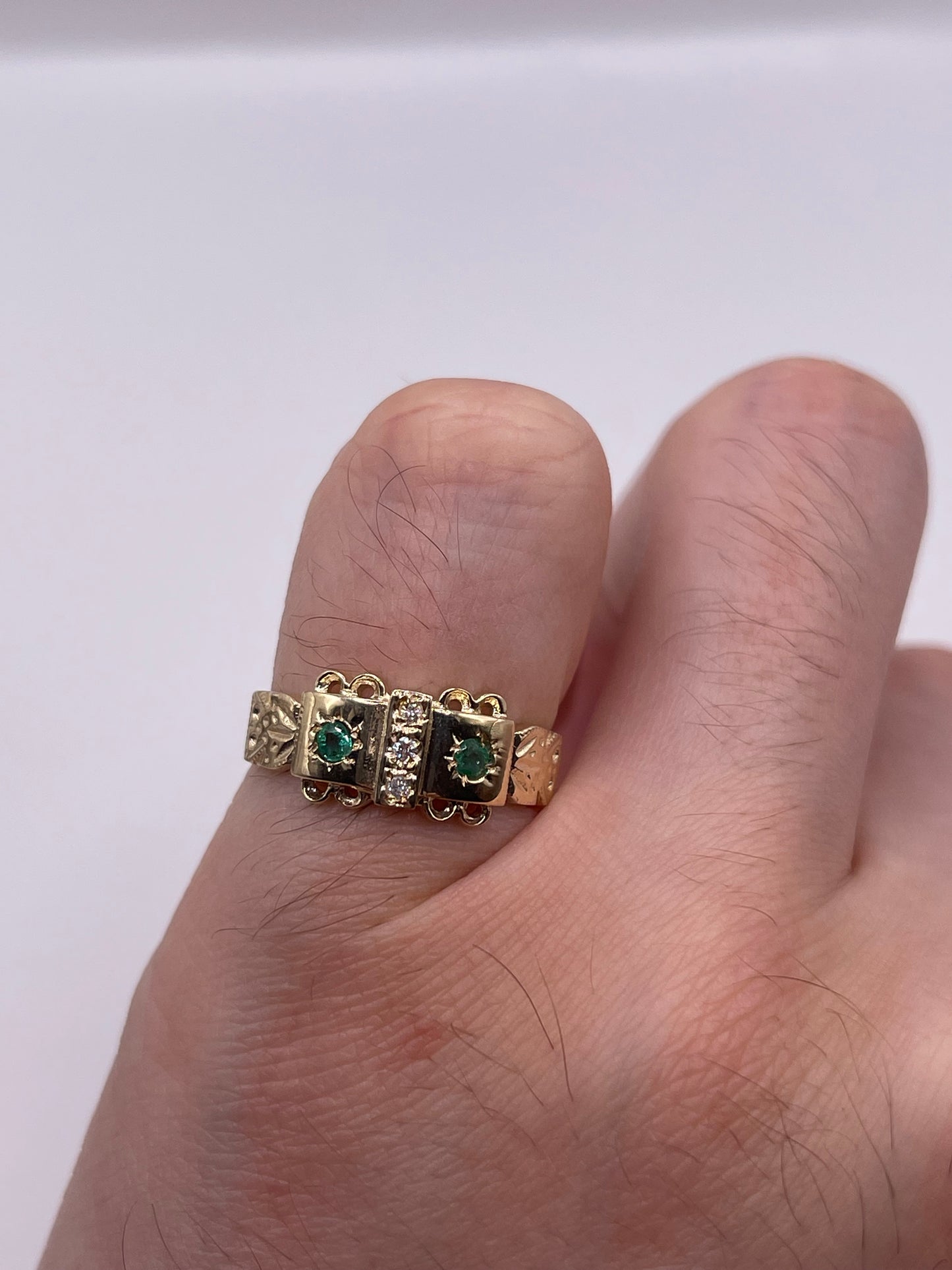 9ct gold emerald and diamond gypsy ring