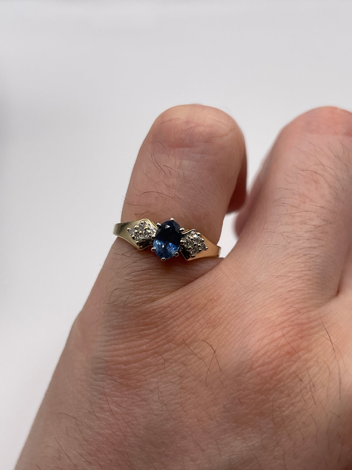 9ct gold sapphire and diamond ring