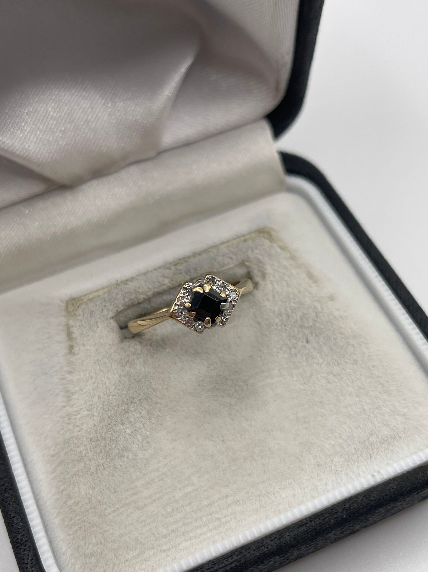 9ct gold sapphire and diamond ring
