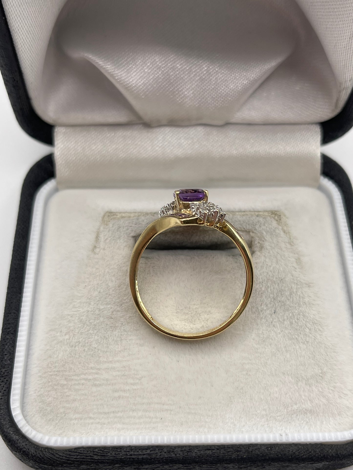 9ct gold amethyst and diamond ring