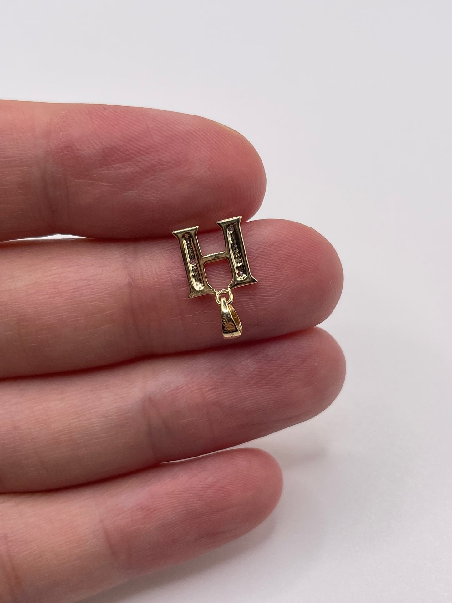 9ct gold diamond initial H pendant