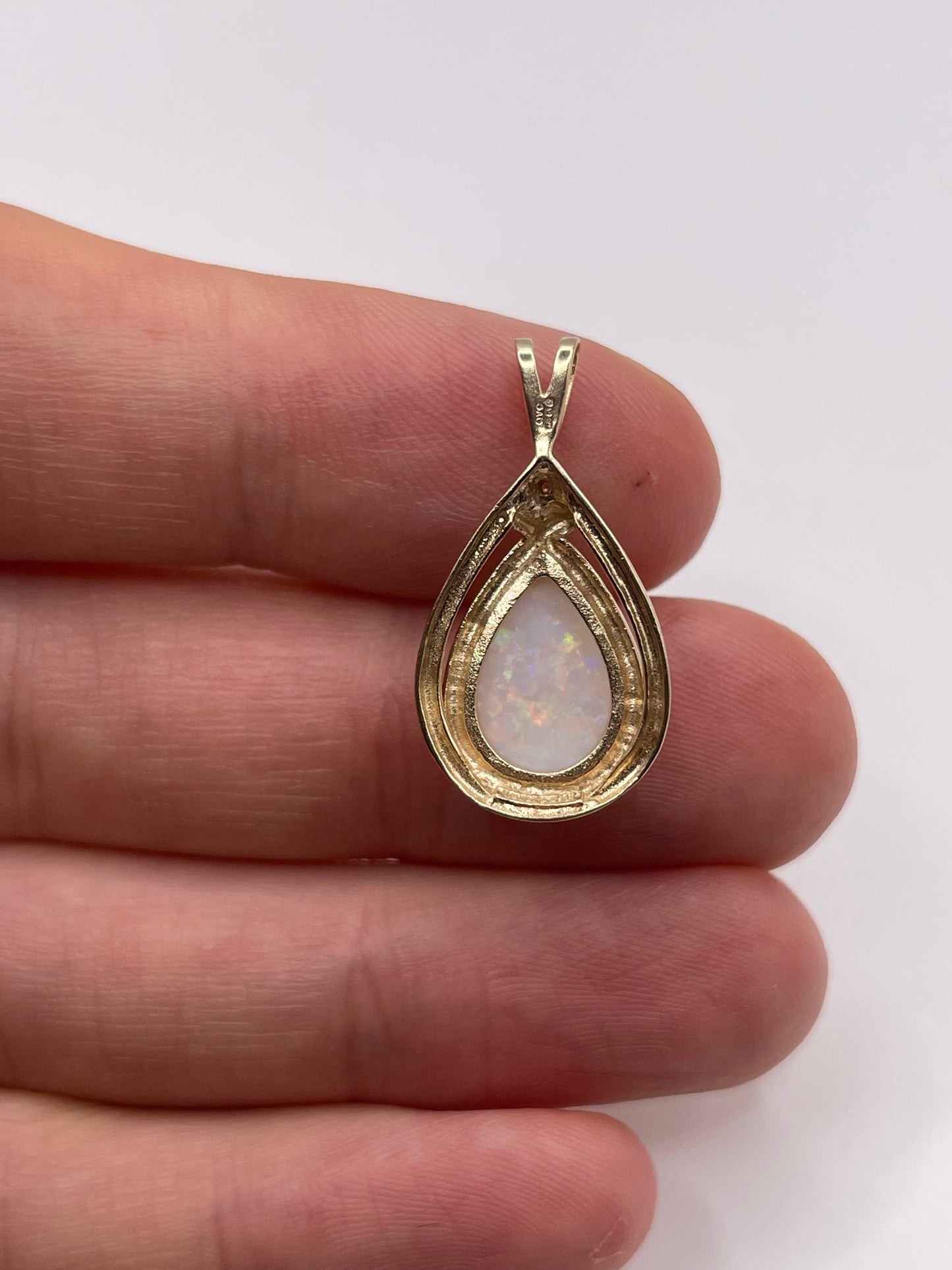 9ct gold opal and diamond pendant