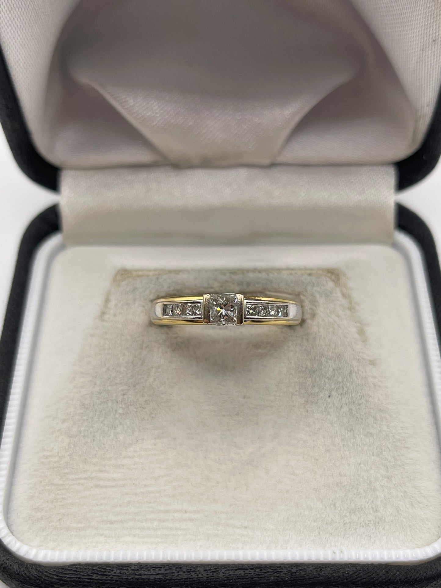 18ct two tone diamond ring