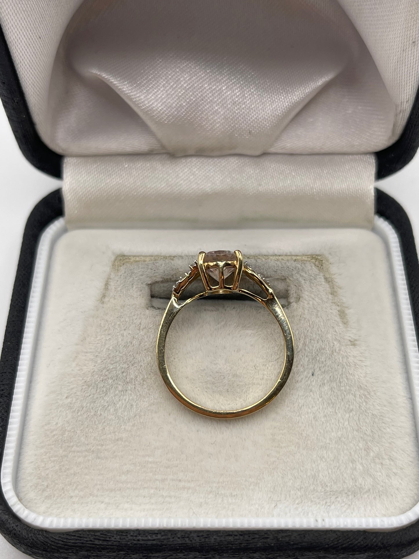 9ct gold morganite and diamond ring