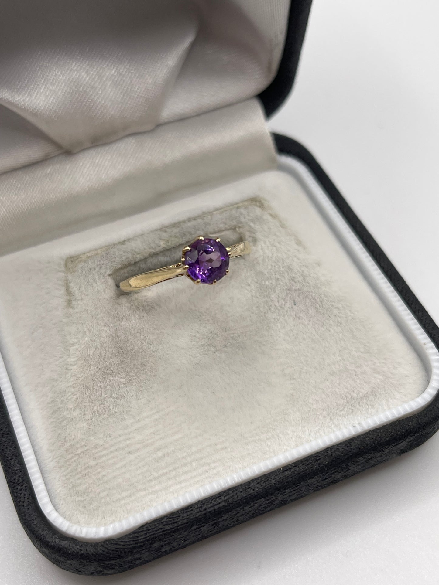 9ct gold amethyst ring