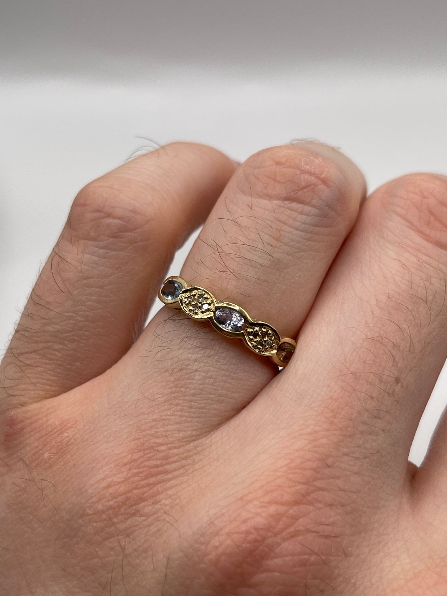 9ct gold tanzanite and diamond ring