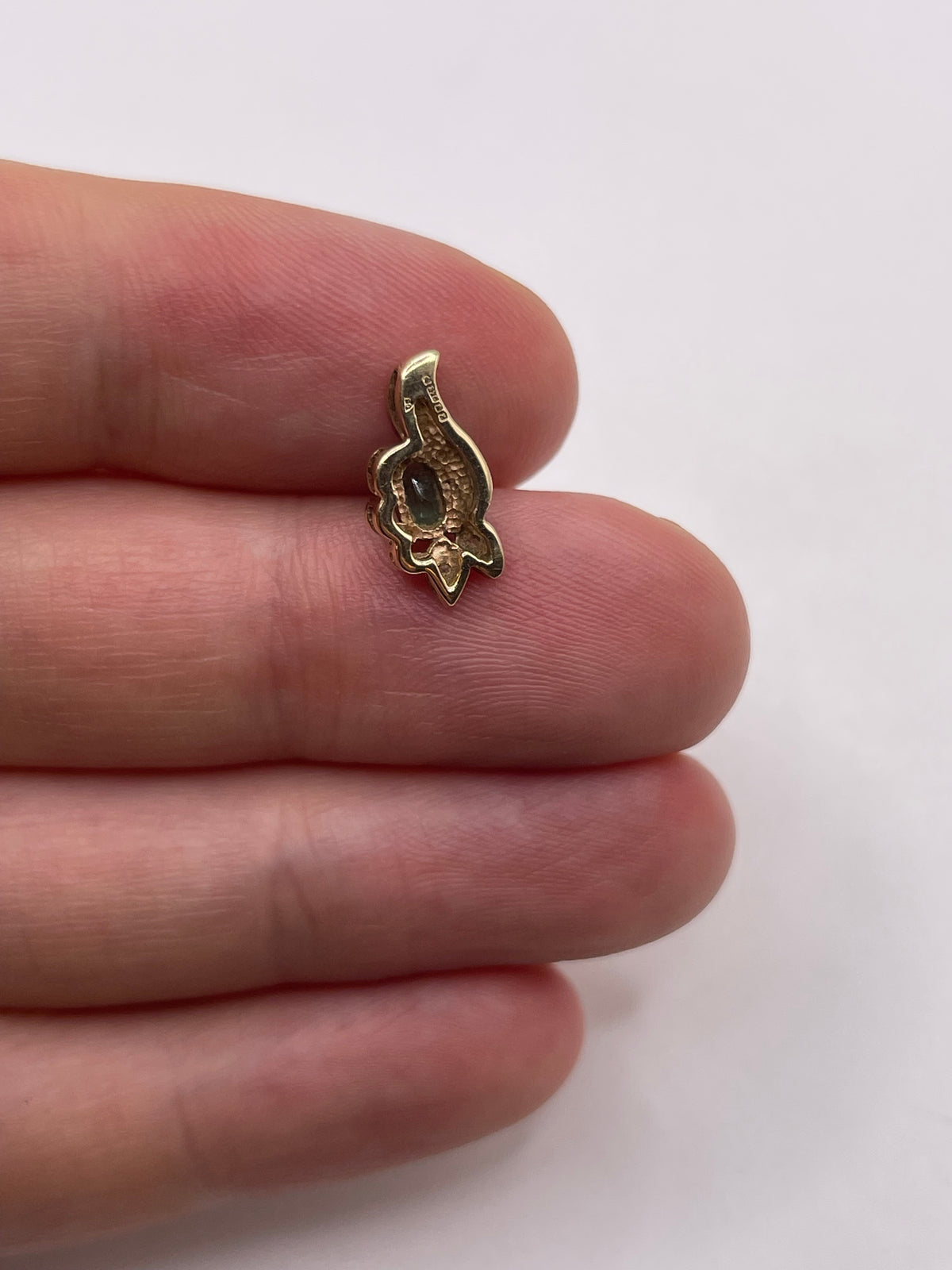 9ct gold emerald and diamond pendant