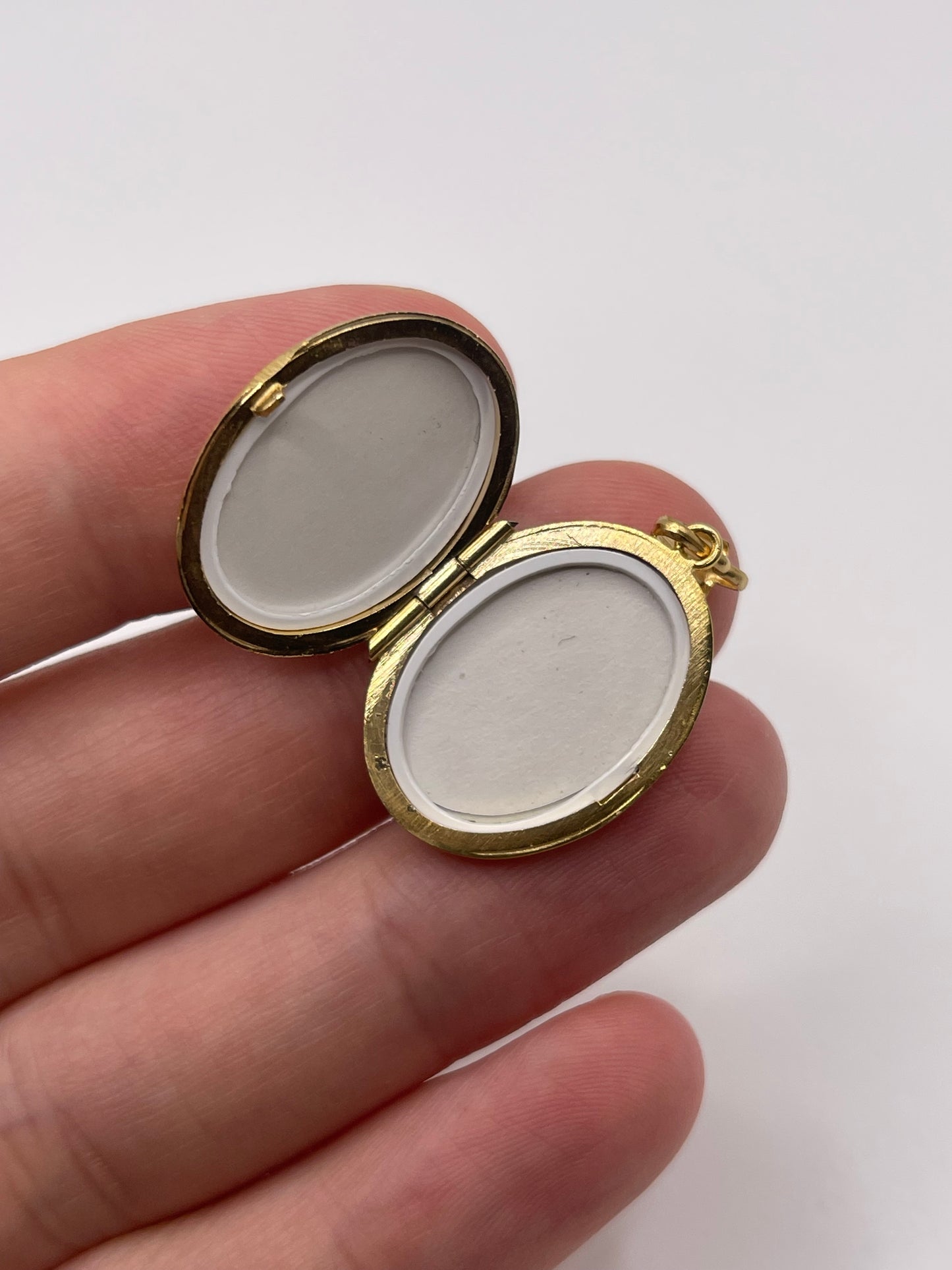 9ct gold locket