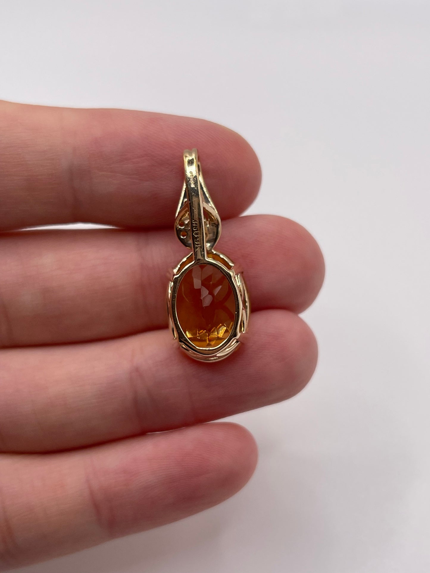 9ct gold citrine pendant