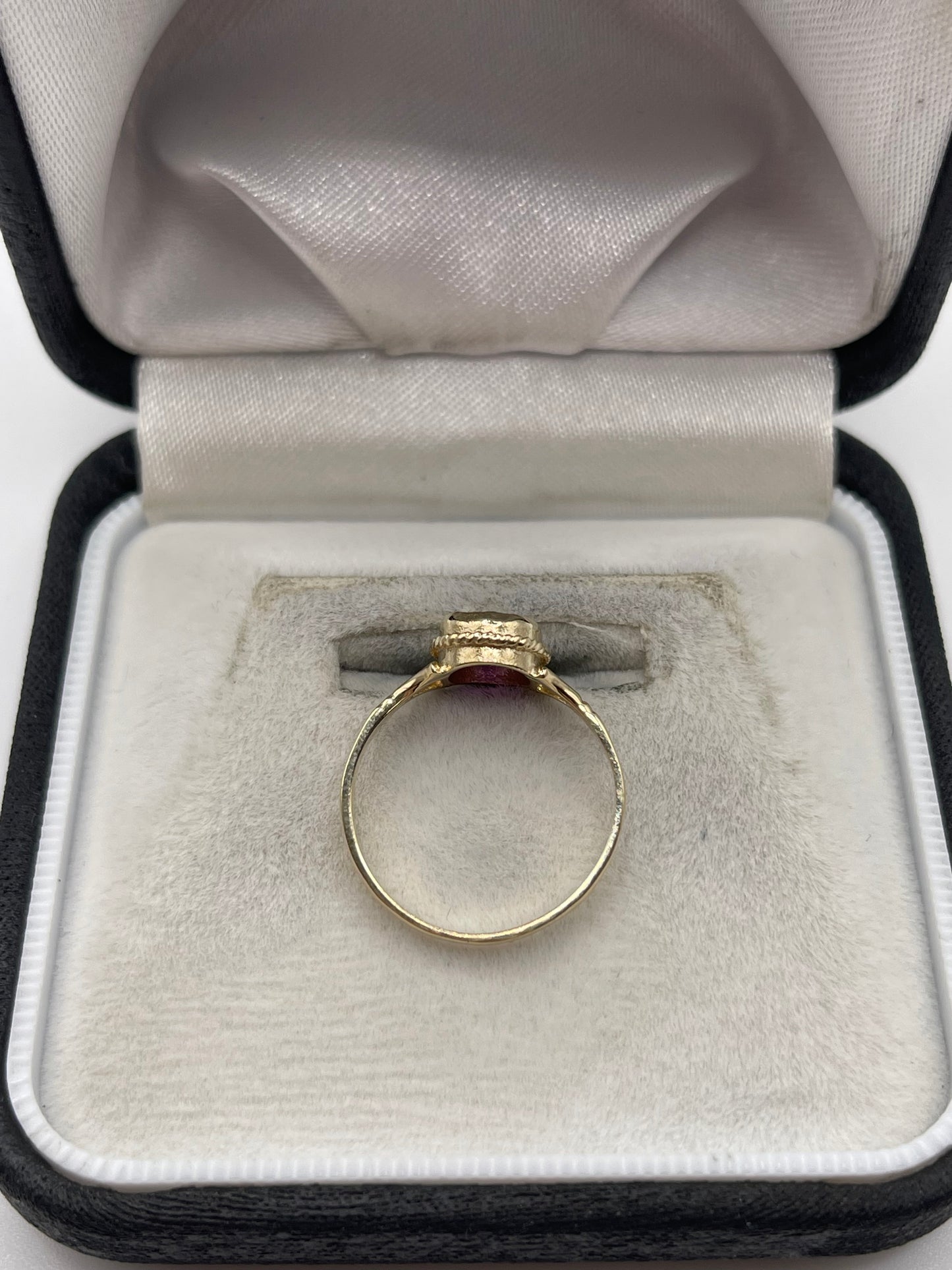 9ct gold amethyst ring