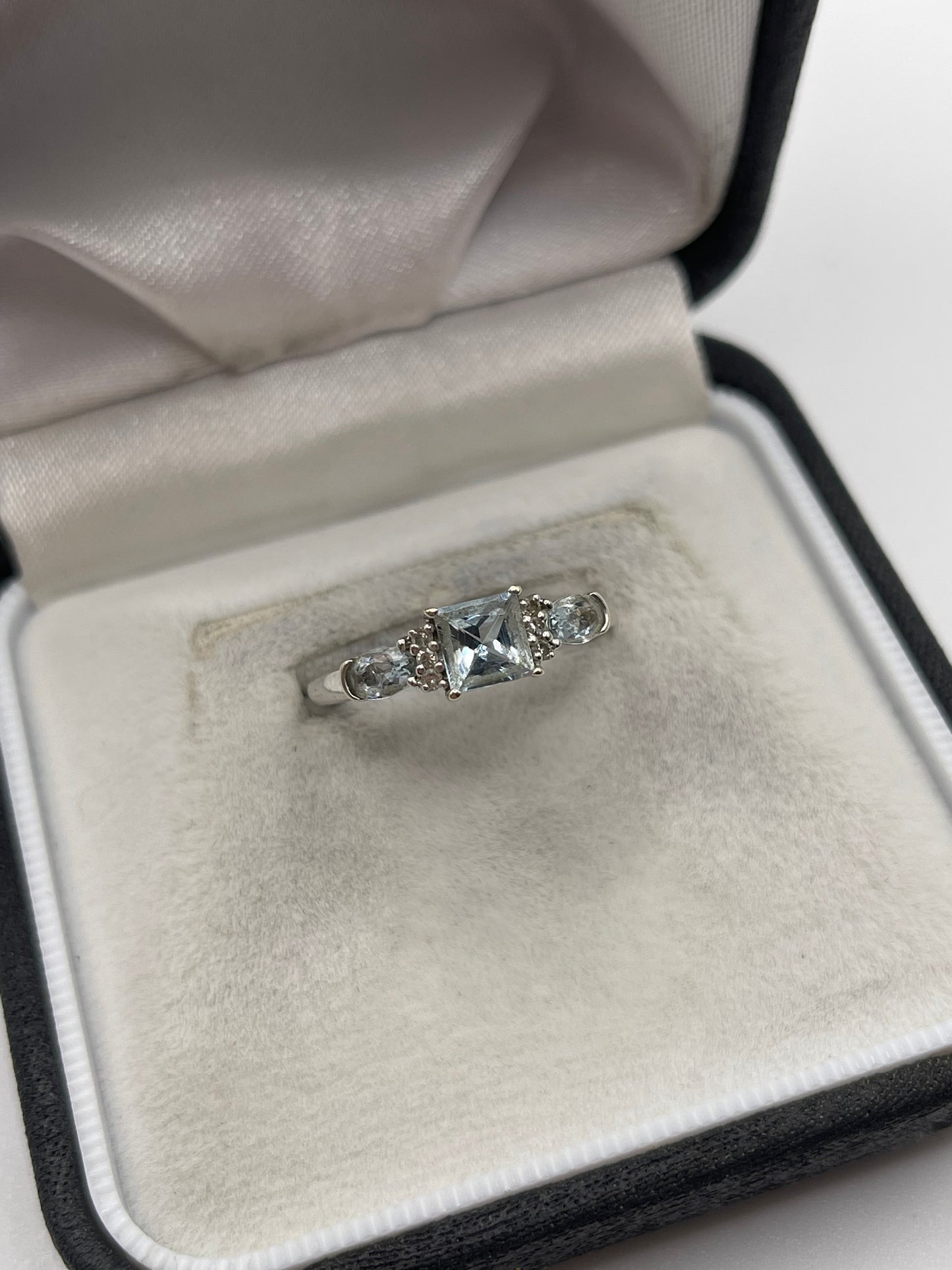9ct white gold topaz and diamond ring