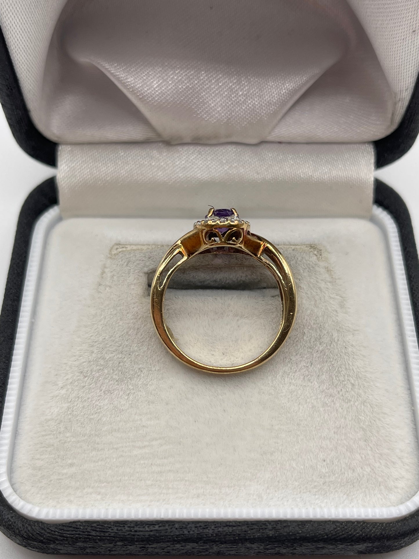 9ct gold amethyst and diamond ring