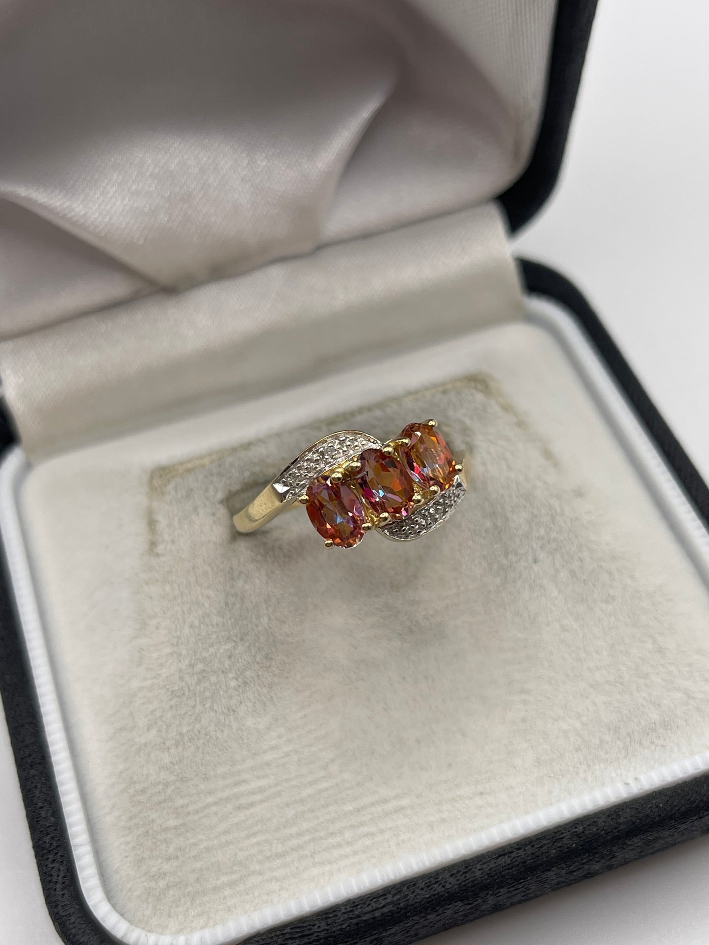 9ct gold topaz and diamond ring