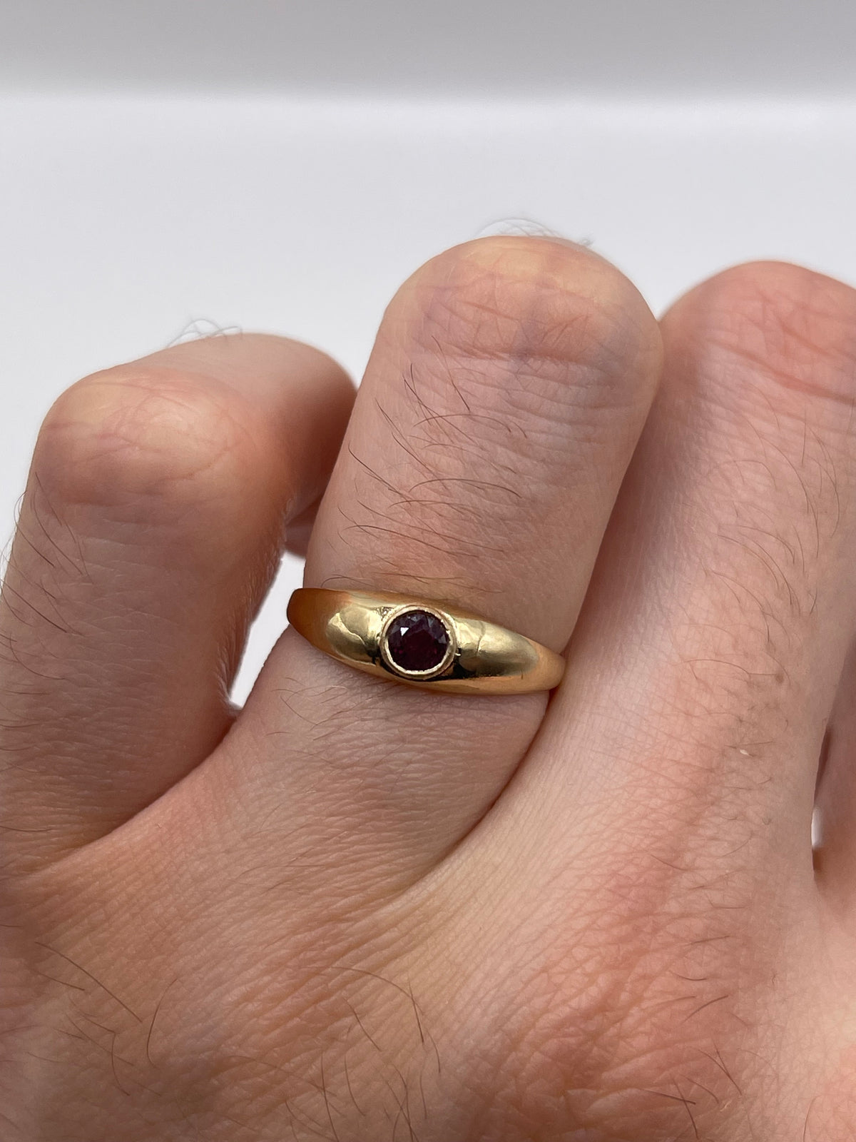 9ct gold ruby gypsy ring