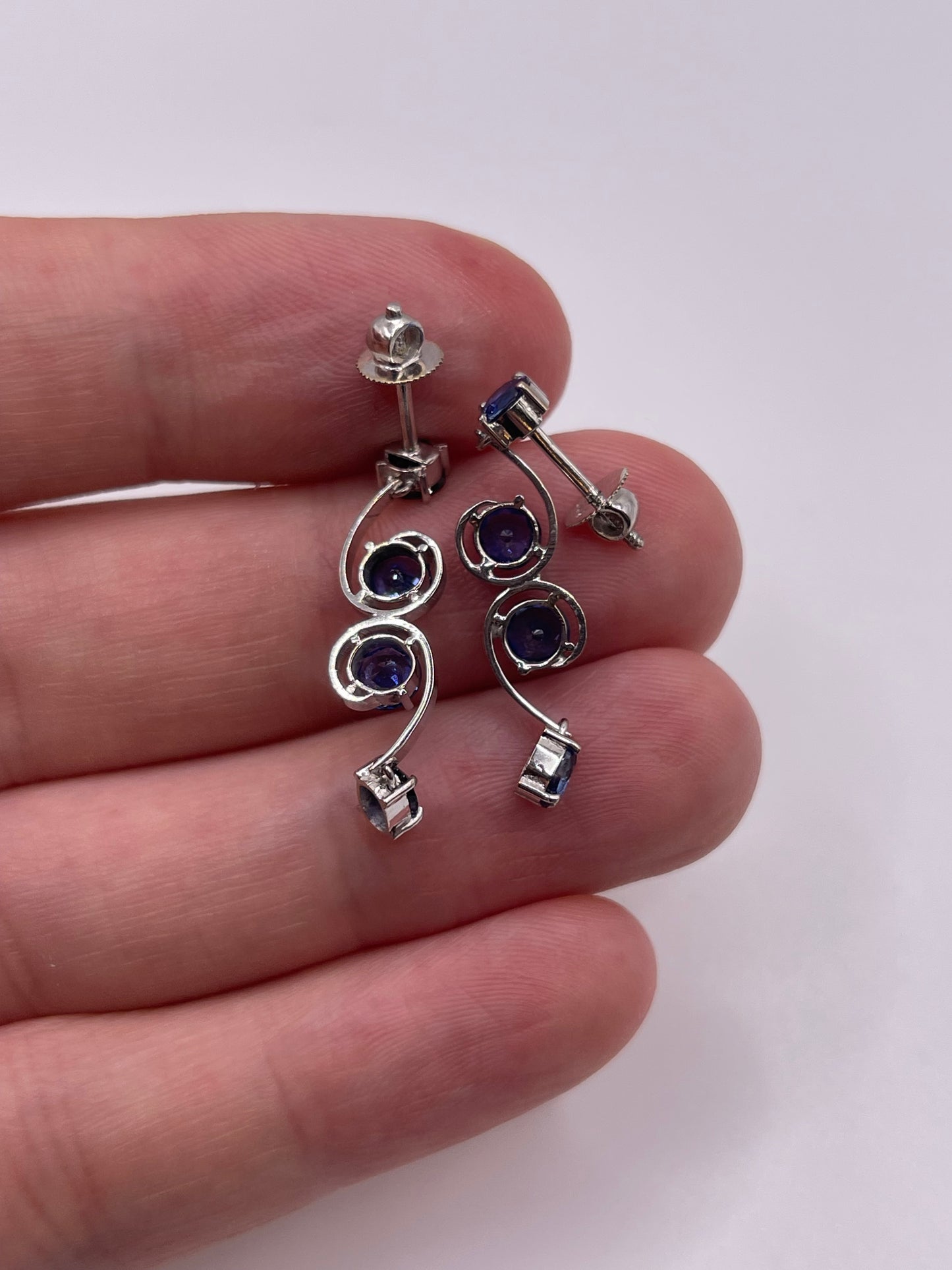 18ct white gold sapphire earrings