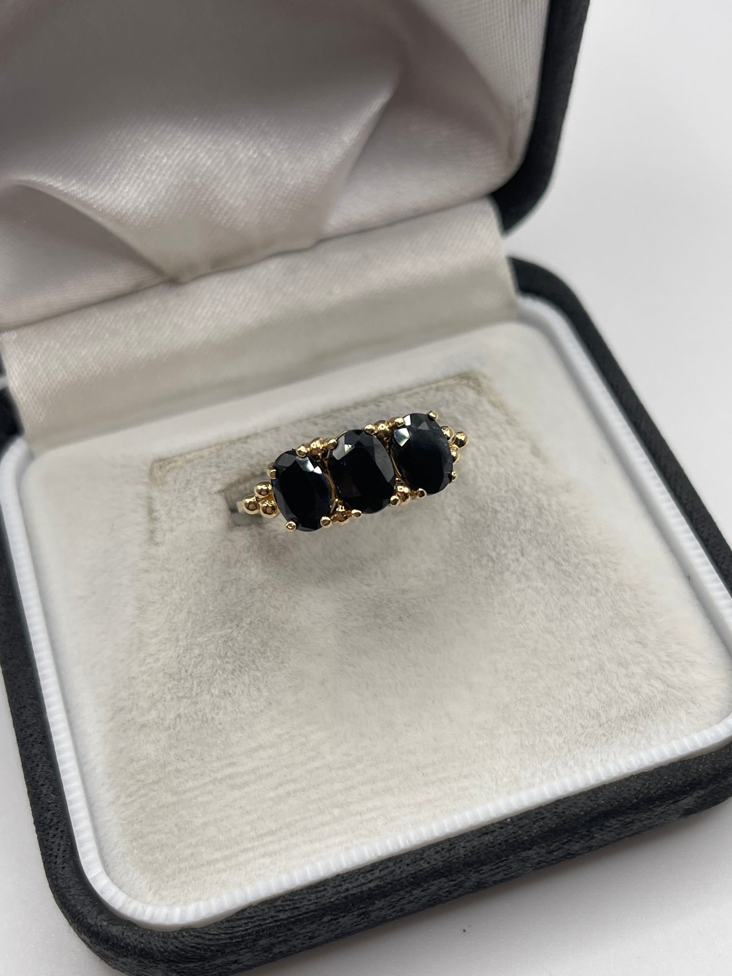 9ct gold sapphire ring