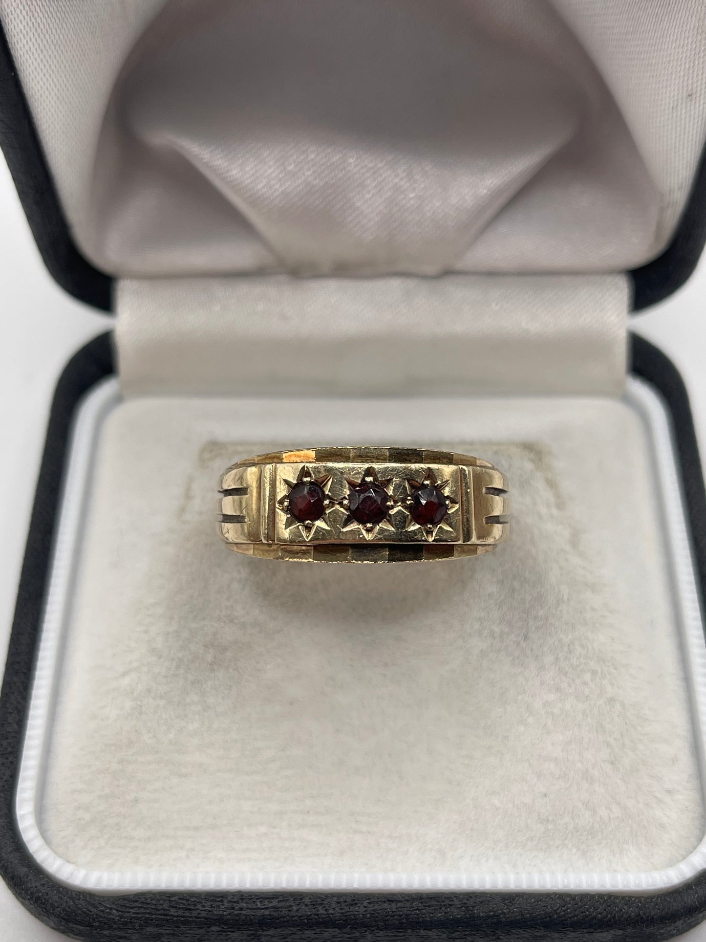 9ct gold garnet gypsy ring
