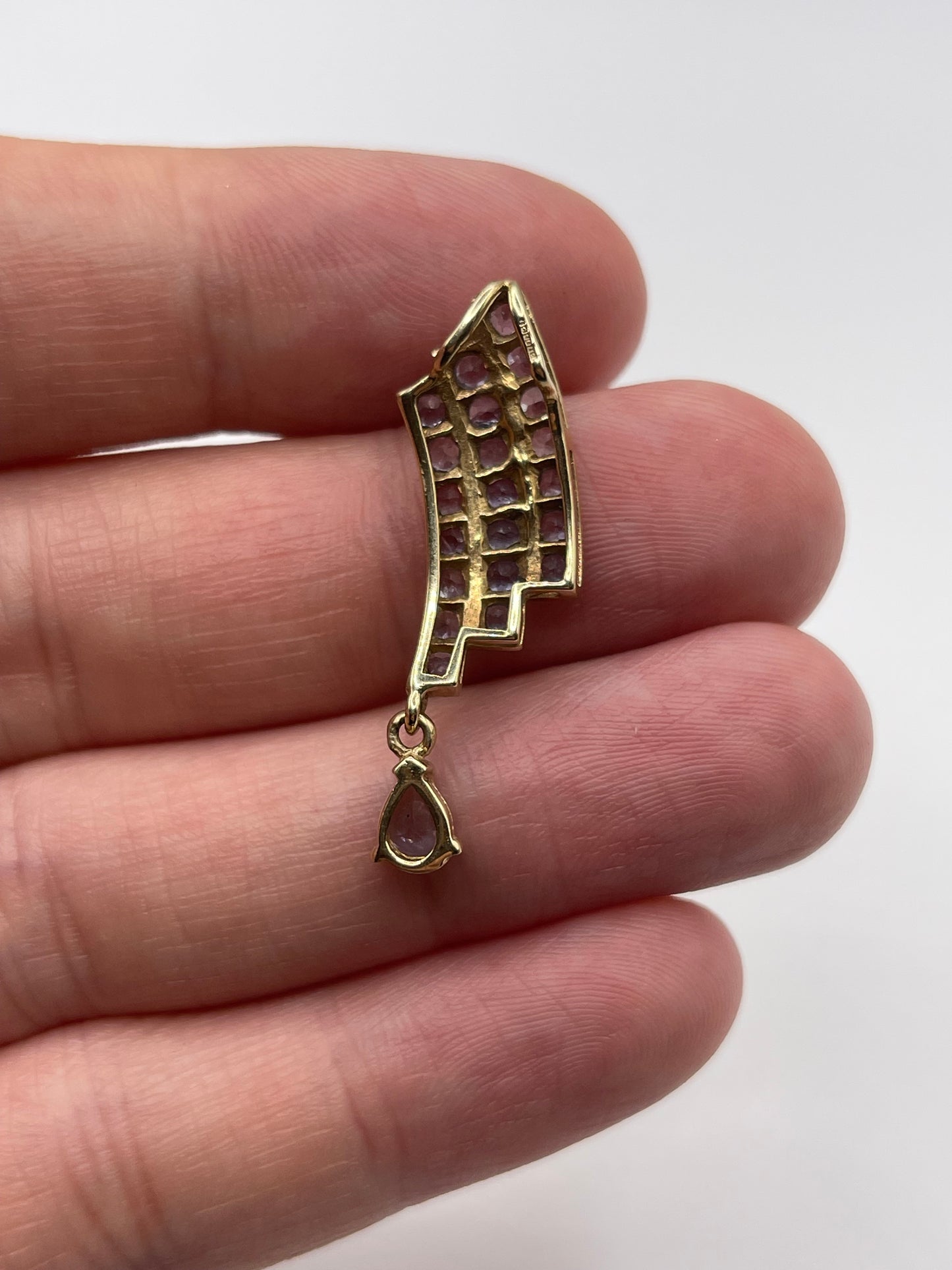 9ct gold tanzanite pendant
