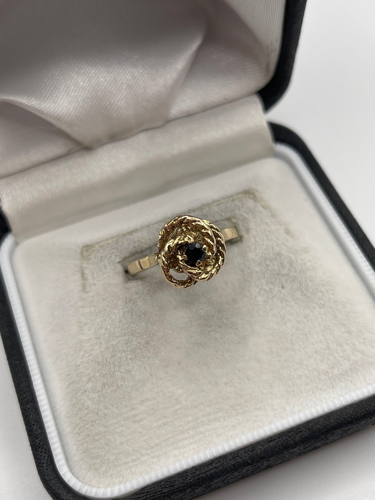 9ct gold sapphire knot ring