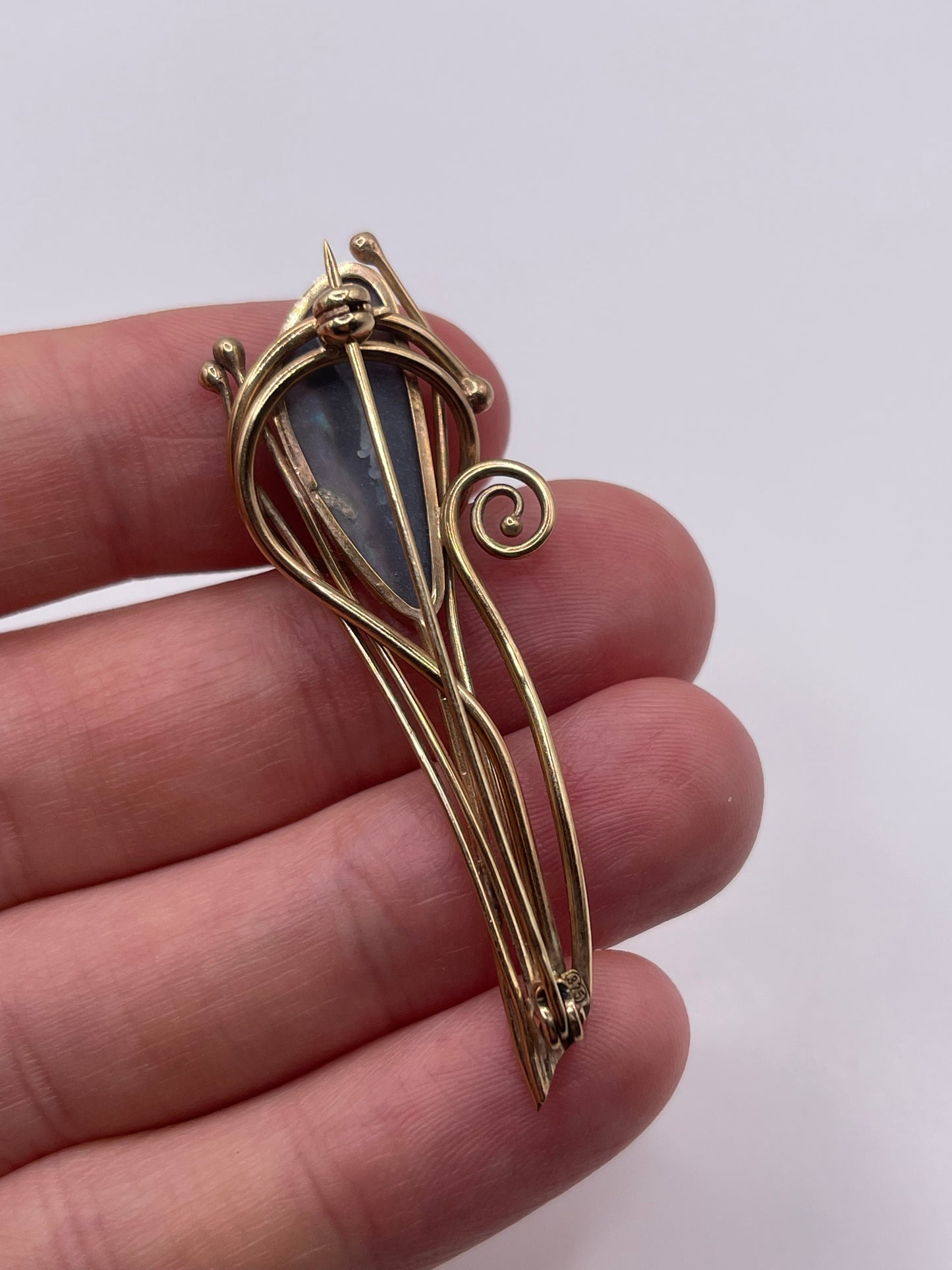 9ct gold black opal brooch