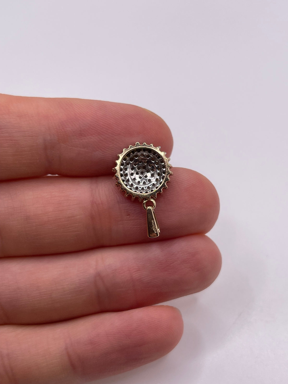 9ct gold diamond cluster pendant
