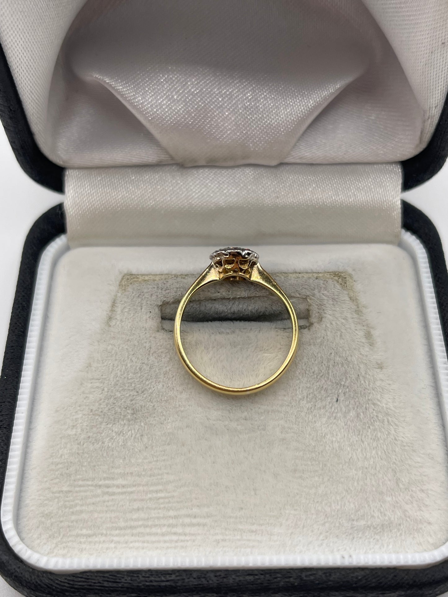 18ct gold diamond cluster ring