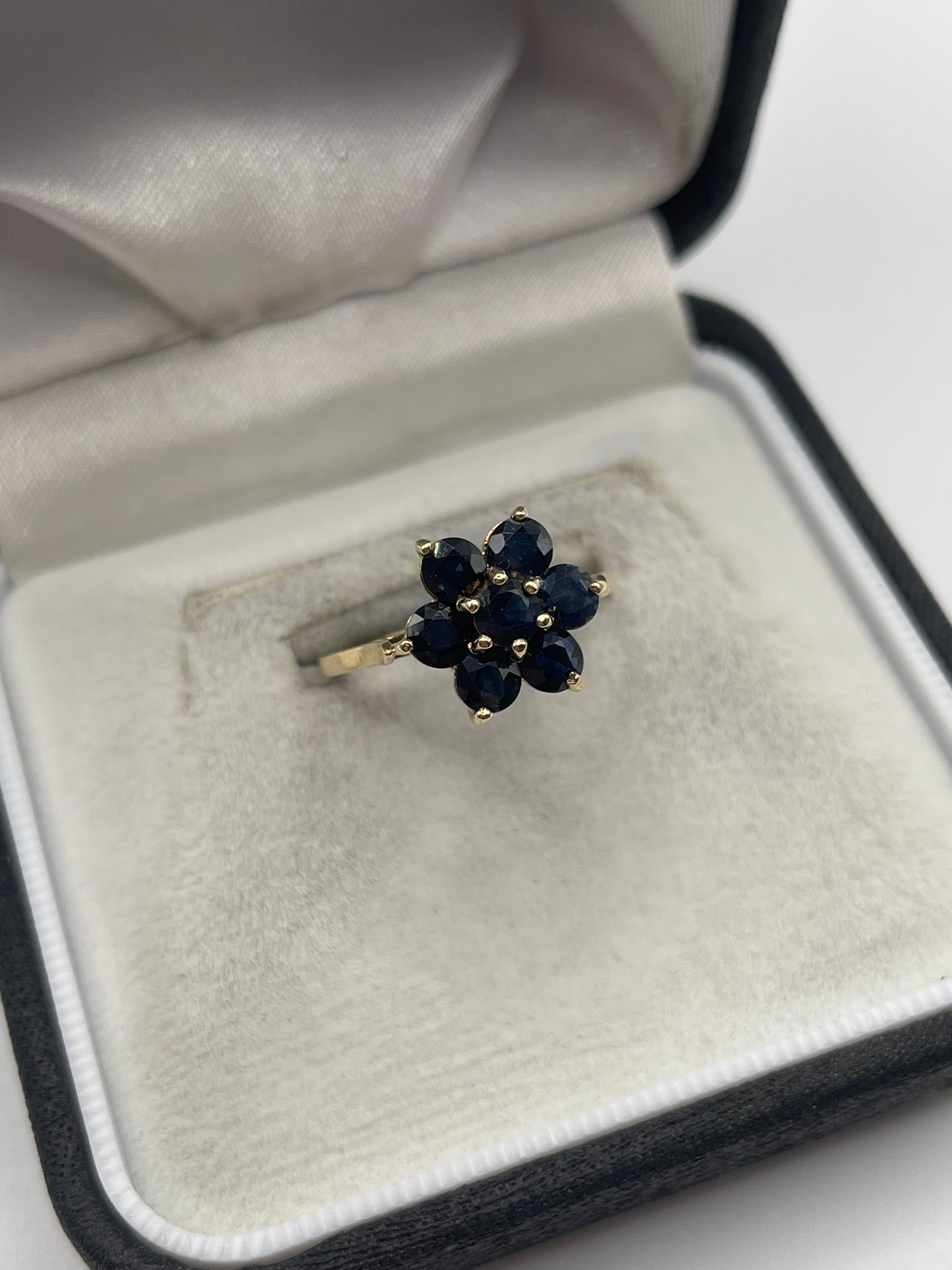 9ct gold sapphire cluster ring