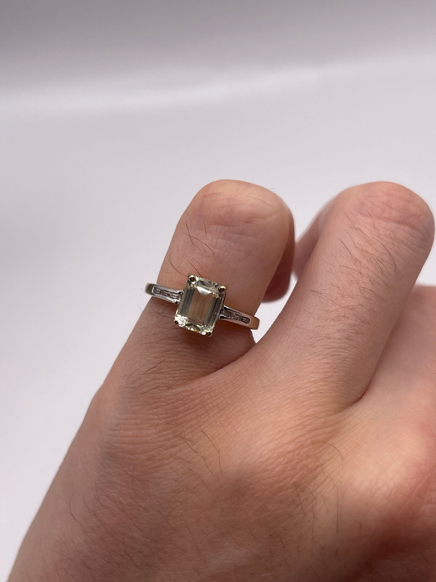 9ct gold quartz and zircon ring