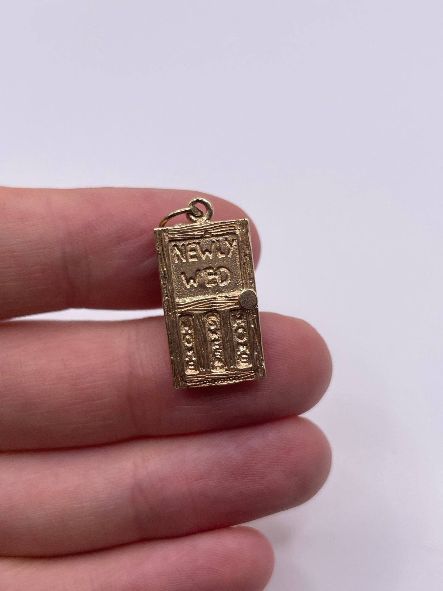 9ct gold newly wed charm