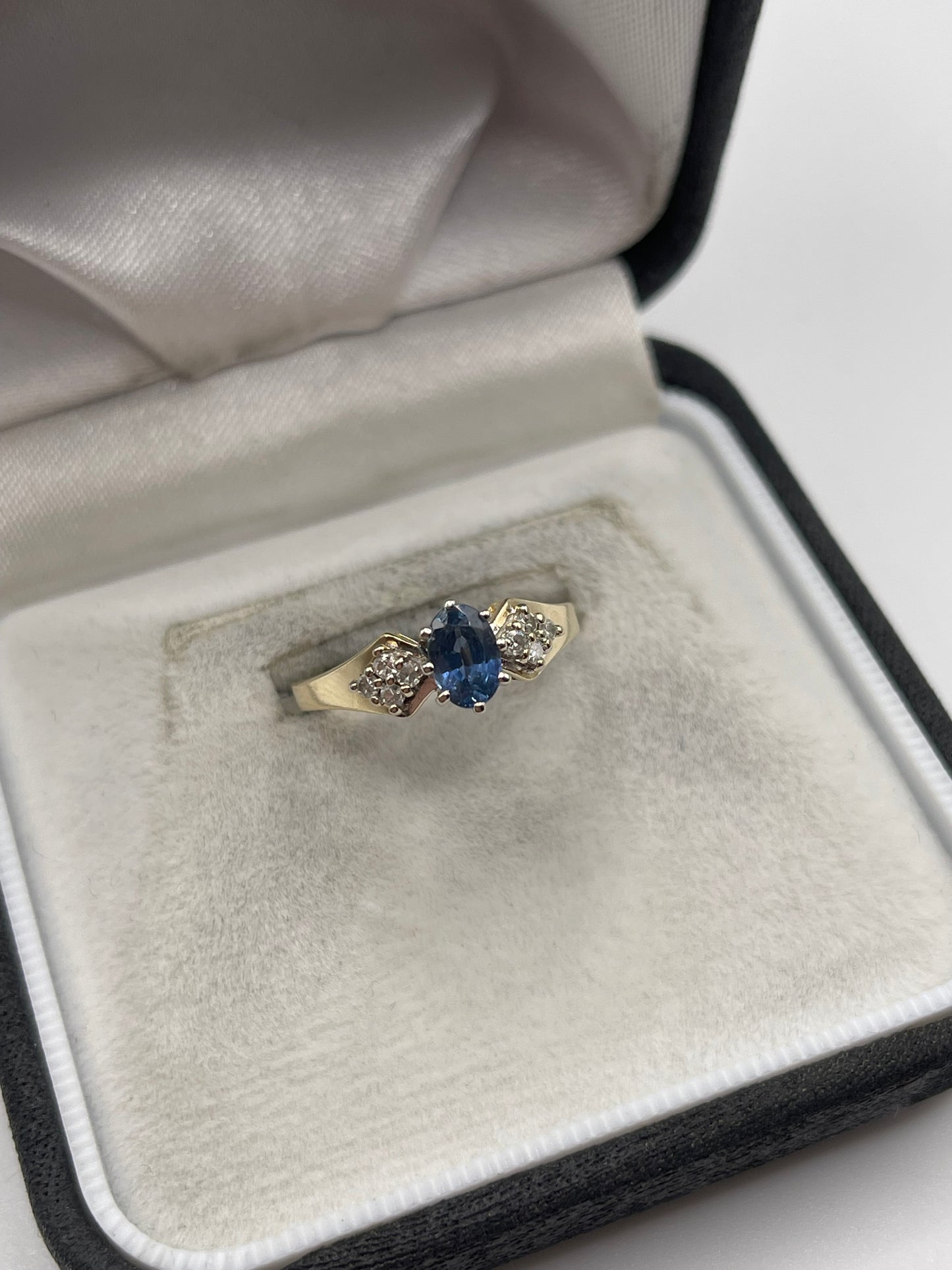 9ct gold sapphire and diamond ring