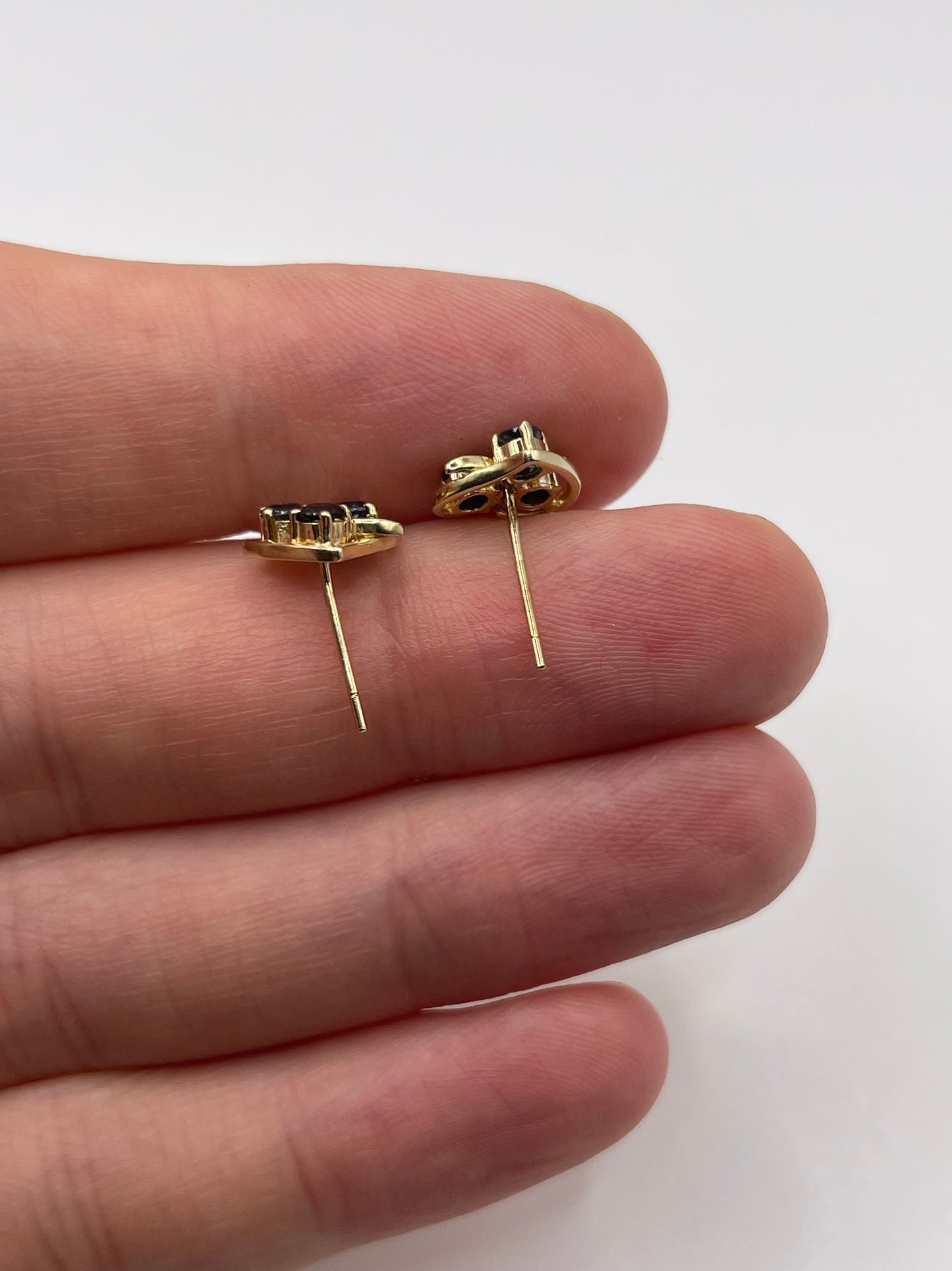 9ct gold sapphire heart earrings