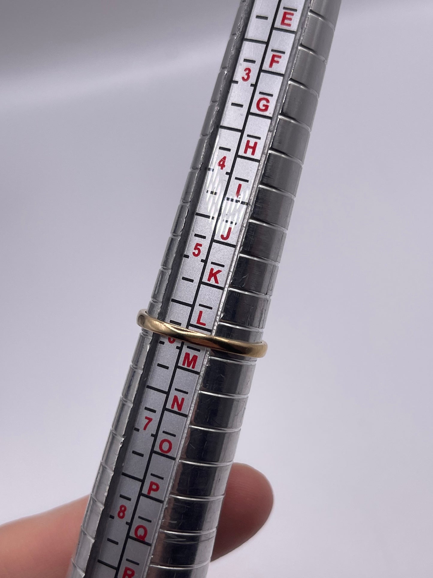 9ct gold sapphire and diamond ring