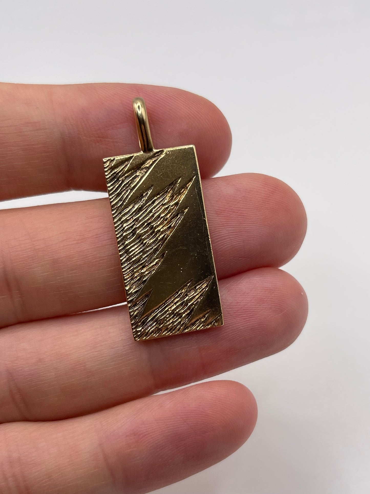 Heavy 9ct gold ingot pendant