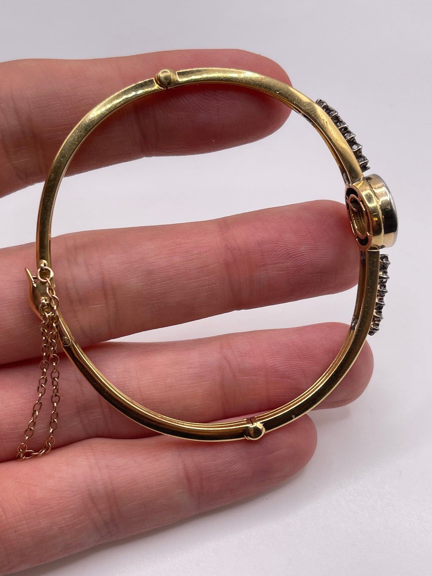 18ct gold amethyst and diamond bangle