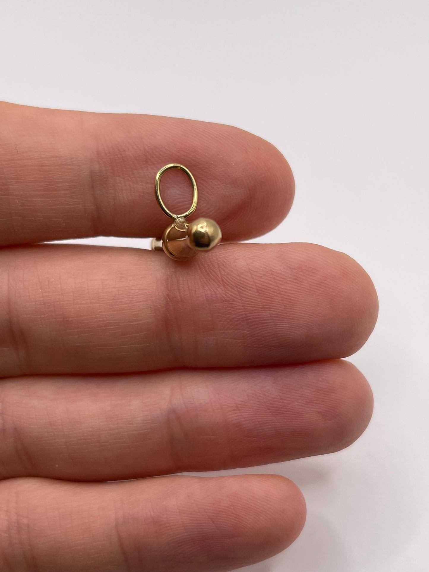 9ct gold t bar pendant