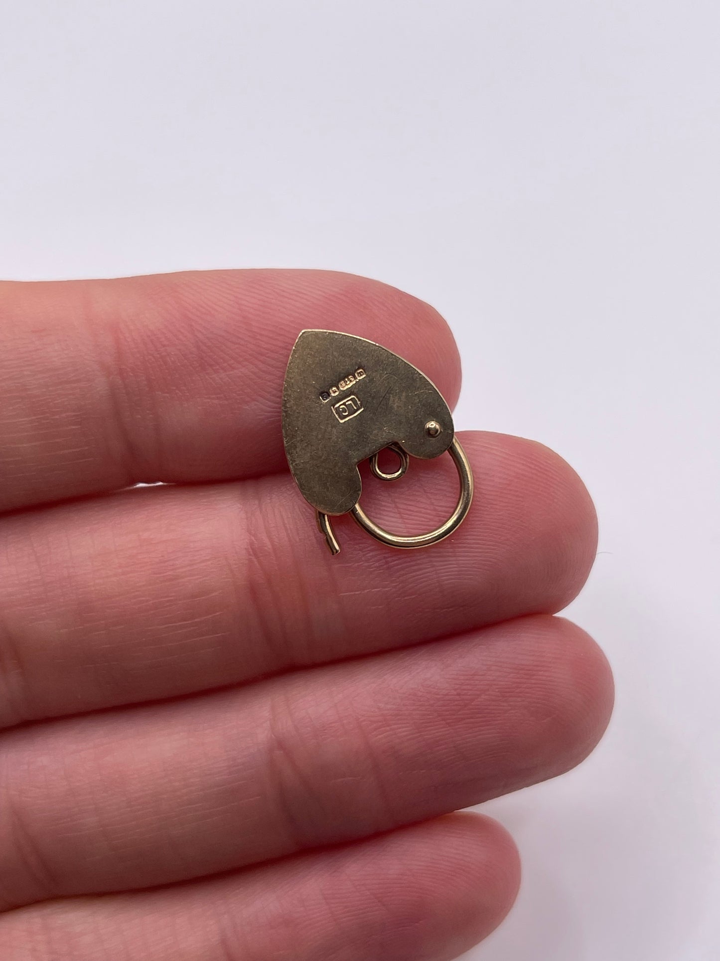 9ct gold padlock 5